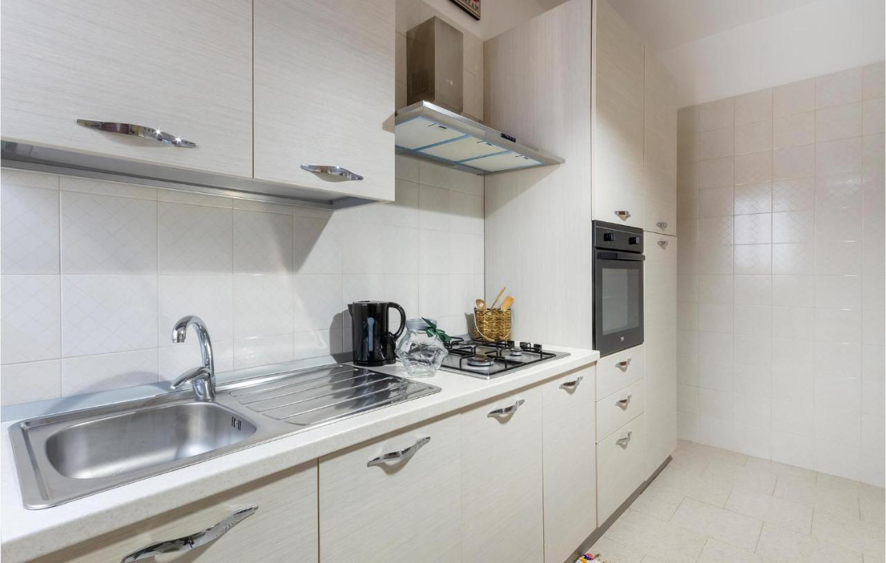 Lovely Apartment In Carovigno With Kitchen Εξωτερικό φωτογραφία